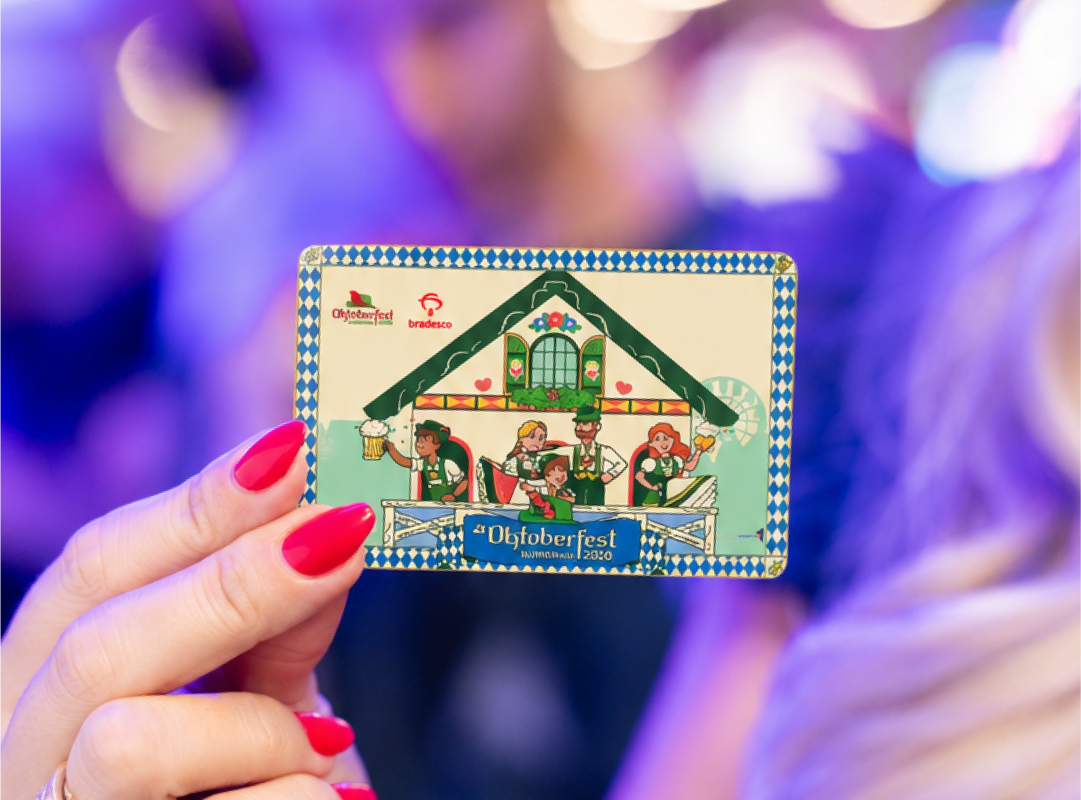 Entenda como funciona o Oktober Karte, cartão para consumo de bebida e alimentação na Oktoberfest Blumenau