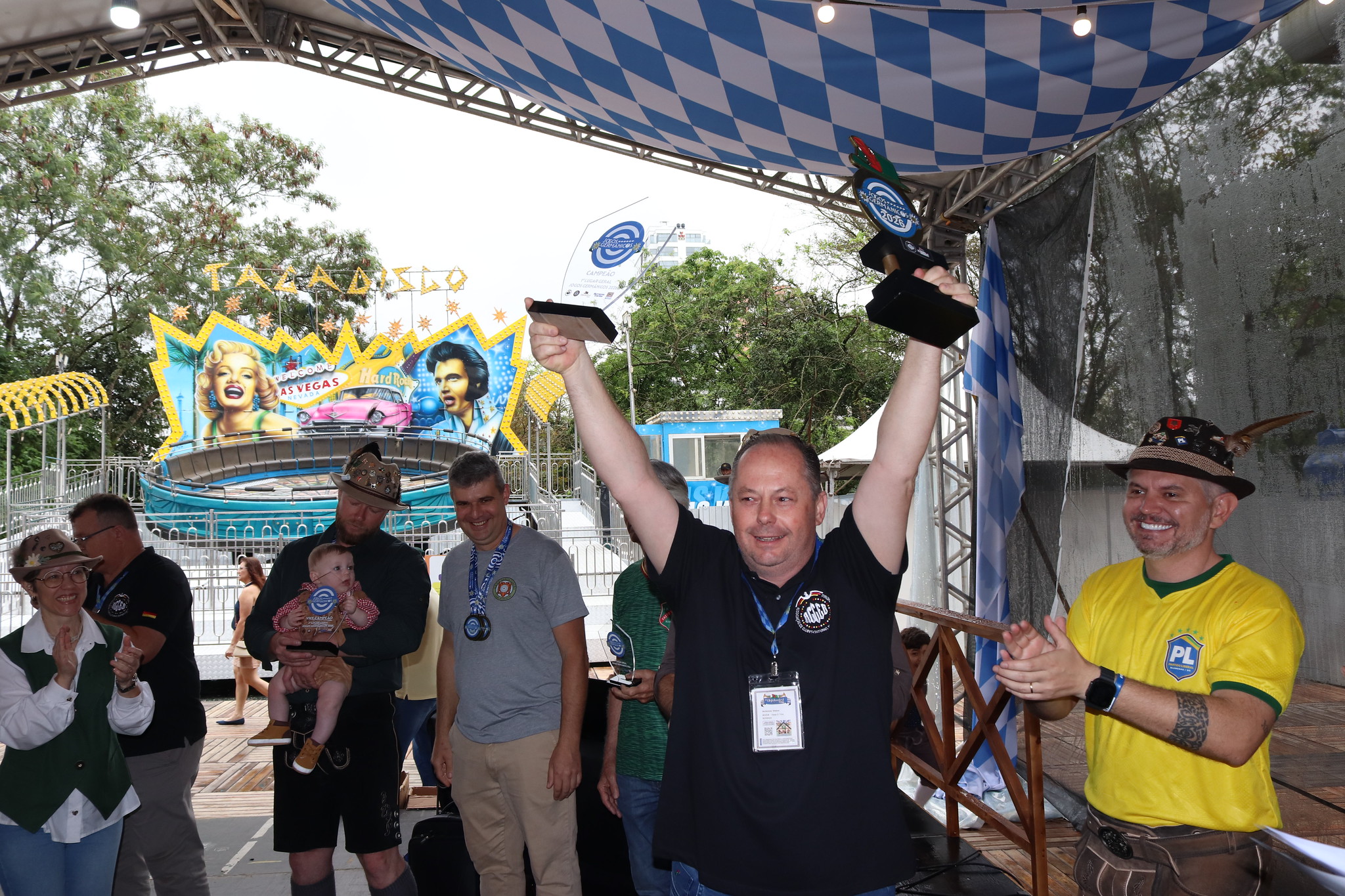 Encerramento dos Jogos Germânicos consagra integração das tradições na 41ª Oktoberfest Blumenau
