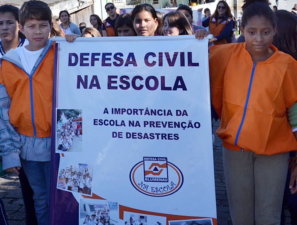 Defesa Civil na Escola inicia atividades na EBM Vidal Ramos
